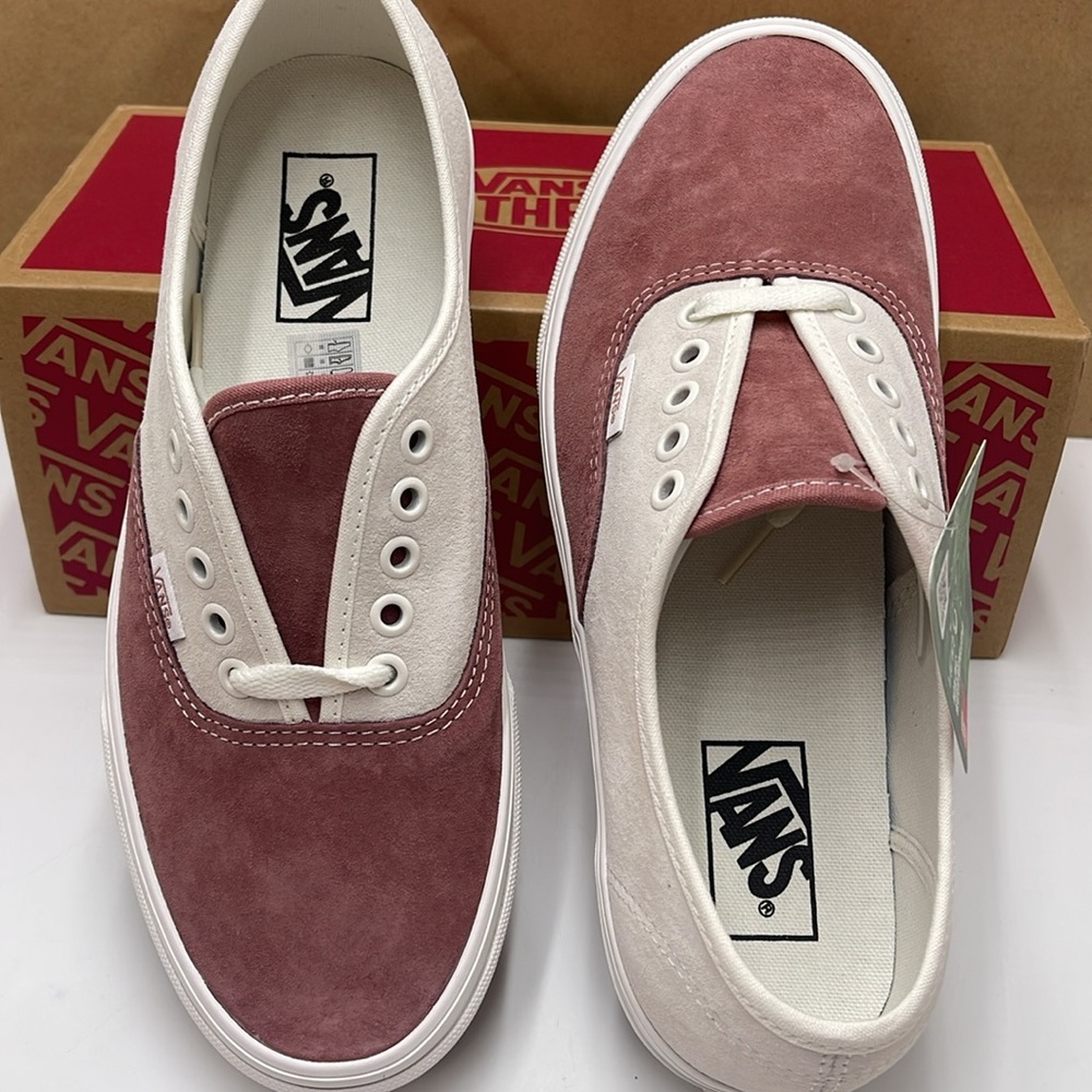 Vans Men’s Authentic Pig Suede Withered Rose
VN000BW5CHO
Sneakers - Picture 12 of 16